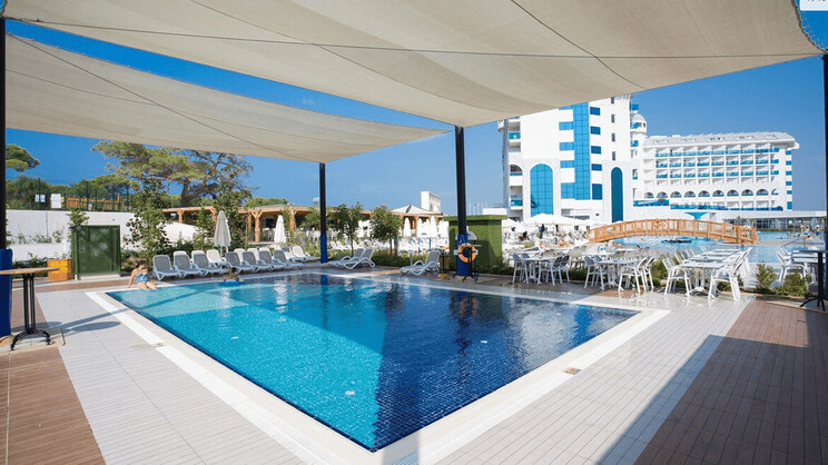 Water Side Resort & Spa